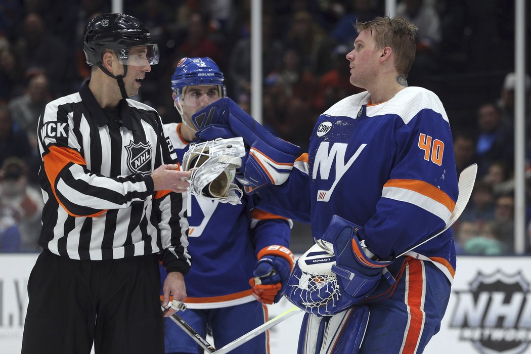 Robin Lehner v NY Islanders září