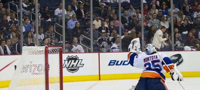 Američan Montoya v poslední sezoně chránil branoviště Islanders.