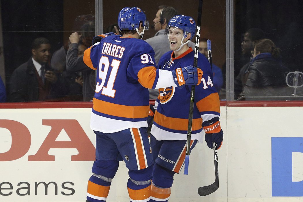 John Tavares a Thomas Hickey trefili góly Islanders