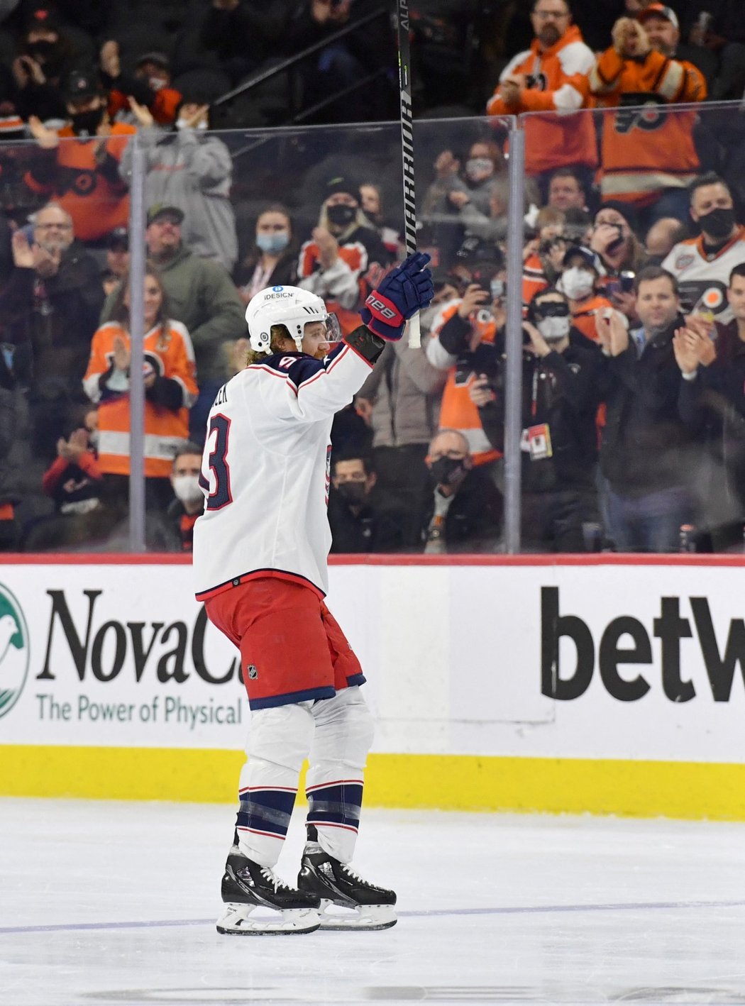 Za tisícovku zápasů v NHL a deset sezon ve Philadelphii se Jakub Voráček dočkal ocenění