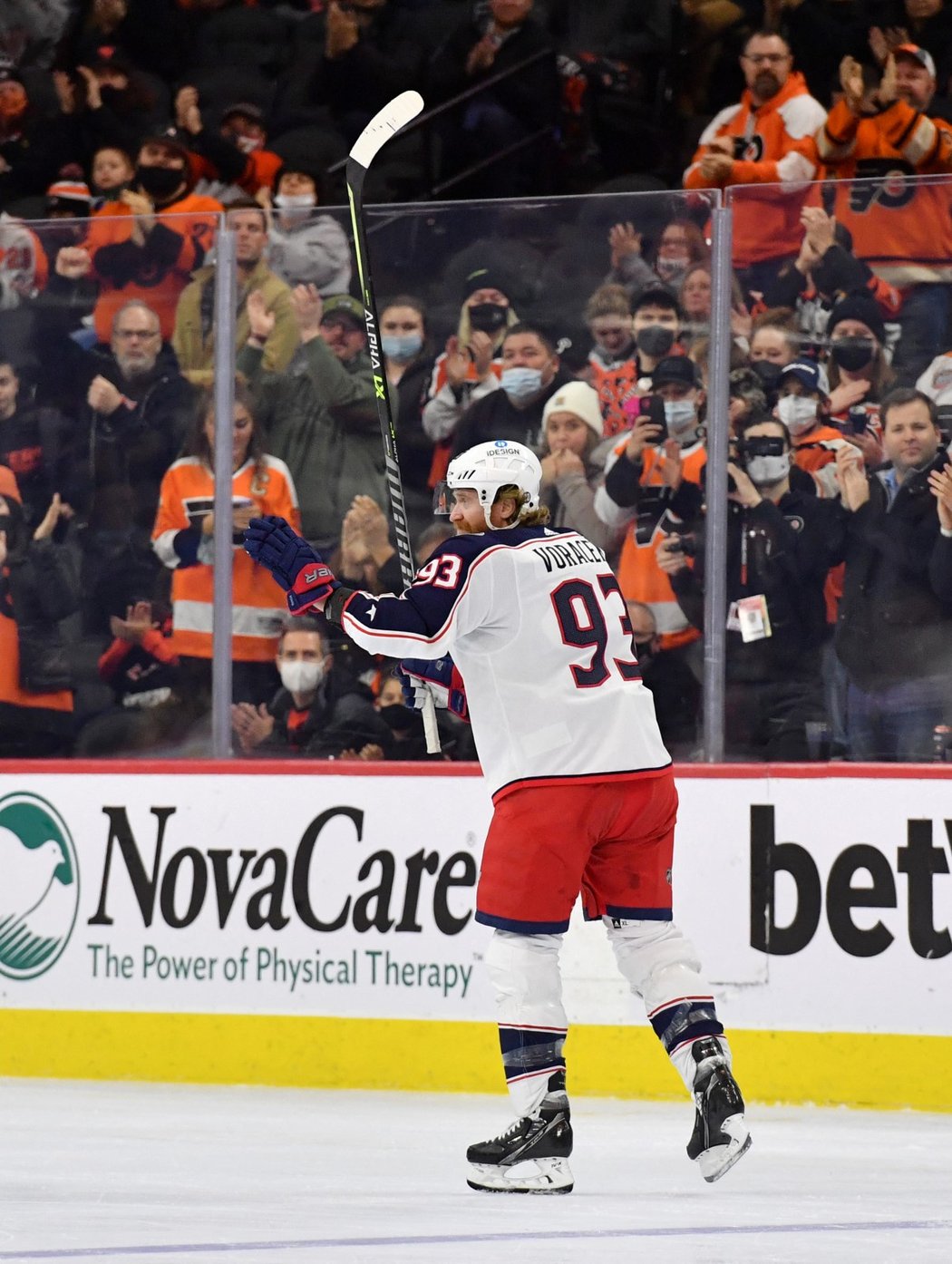 Za tisícovku zápasů v NHL a deset sezon ve Philadelphii se Jakub Voráček dočkal ocenění