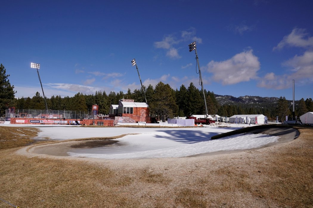 Areál pro zápasy NHL Outdoors u jezera Tahoe