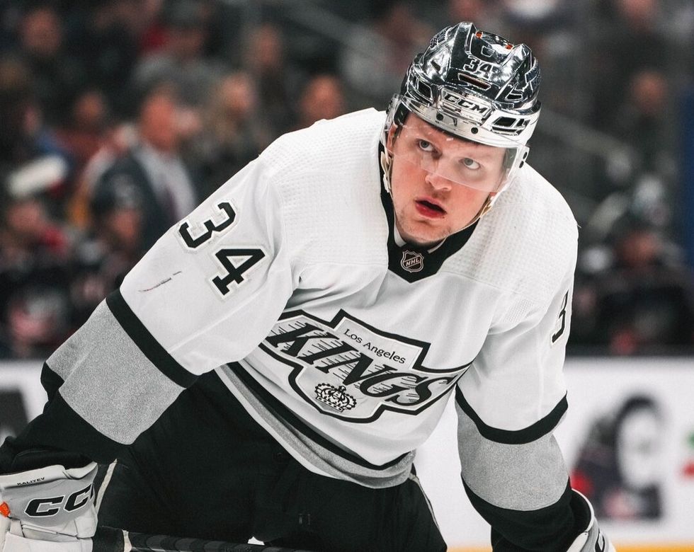 Dluží tisíce dolarů, vystavoval falešné šeky. NHL řeší případ hráče závislého na hazardu Dluží tisíce dolarů, vystavoval falešné šeky. NHL řeší případ hráče závislého na hazardu