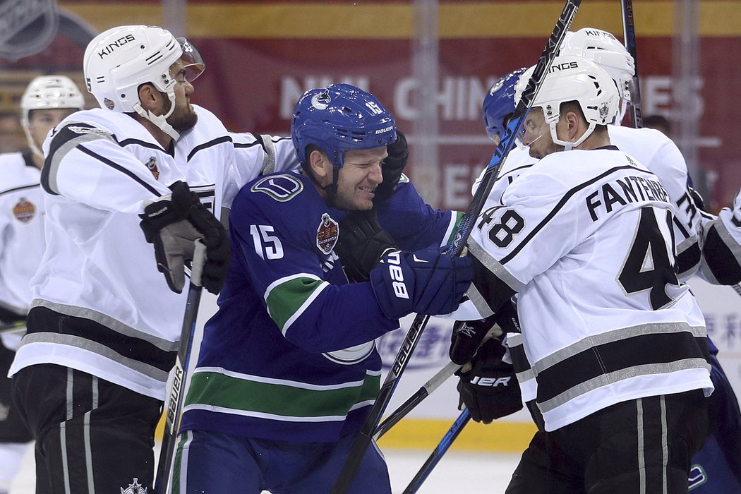 Los Angeles Kings zvládli i druhý přípravný zápas v Číně proti Vancouver Canucks