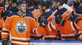 McDavid vyhrál produktivitu NHL, Ovečkin vládl střelcům