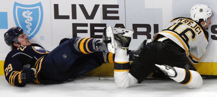 David Krejčí se v NHL podílel gólem a asistencí na obratu hokejistů Bostonu, kteří otočili zápas v Buffalu z 0:2 na 4:2.
