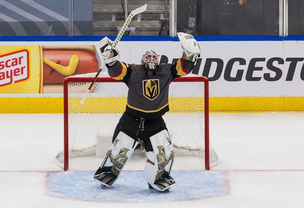 Robin Lehner podepsal s Vegas Golden Knights pětiletou smlouvu na 25 milionů dolarů. Do klubu přišel v únoru z Chicaga a po restartu sezony NHL po koronavirové pauze vytlačil z pozice týmové jedničky Marca-Andrého Fleuryho.