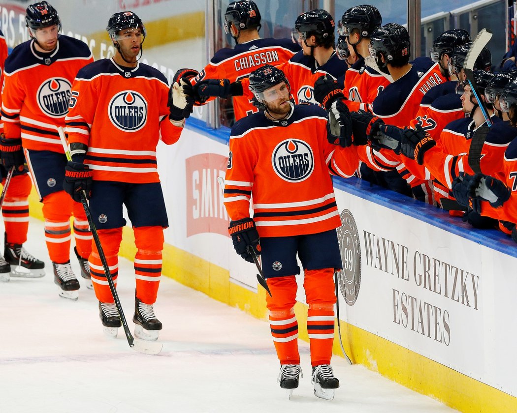 Leon Draisaitl řídil vysokou výhru Edmontonu nad Ottawou 7:1, rodák z Kolína nad Rýnem si připsal pět bodů za tři branky a dvě přihrávky.