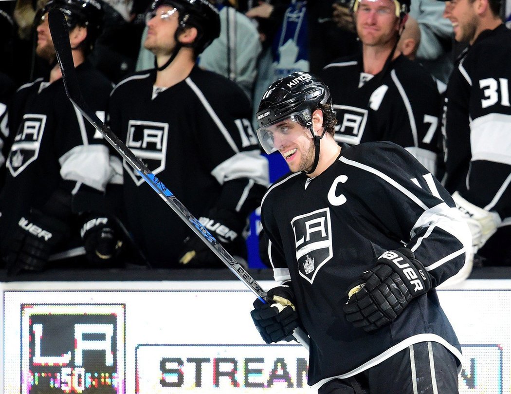 Anže Kopitar obstaral první branku Kings v utkání s Calgary