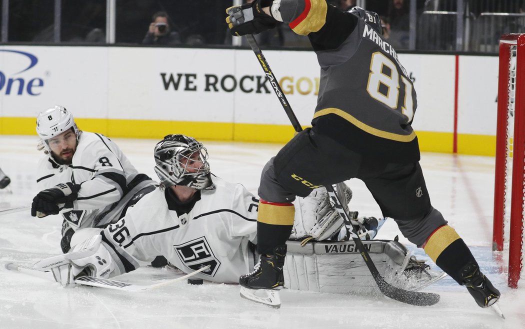 Výtečný Jack Campbell chytil 46 střel hráčů Las Vegas