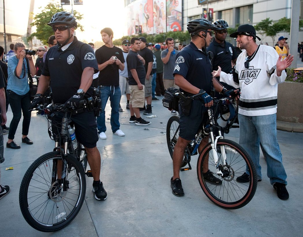 Policejní hlídky v LA mají vše pod kontrolou.