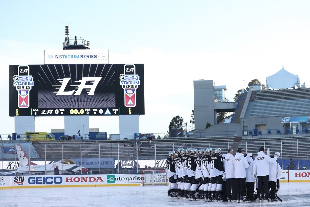 Los Angeles povolalo Martina Frka zpátky do týmu. A ze soboty na neděli si zahraje Stadium Series, zápas pod širým nebem proti Coloradu.