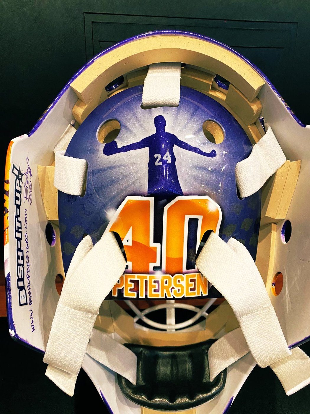Maska Cala Petersena se vzpomínkou na legendárního basketbalistu Kobeho Bryanta