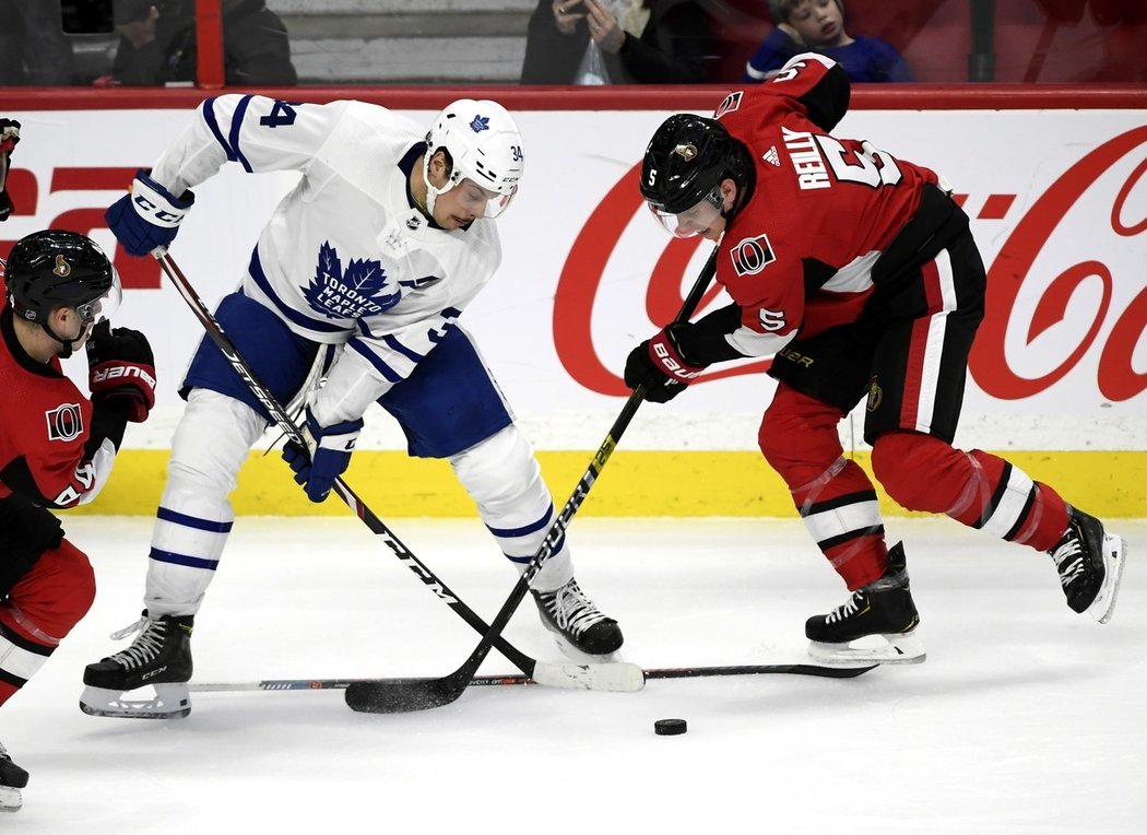 Auston Matthews má z celé NHL ve své smlouvě zakotven nejvyšší podpisový bonus.