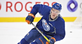 McDavid vede produktivitu NHL o tři body před Kučerovem