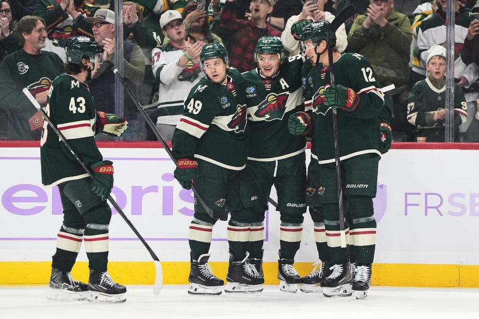 Calgary utnulo sérii Caroliny a opustilo dno NHL. Výhru slaví i Špačkova Minnesota Calgary utnulo sérii Caroliny a opustilo dno NHL. Výhru slaví i Špačkova Minnesota