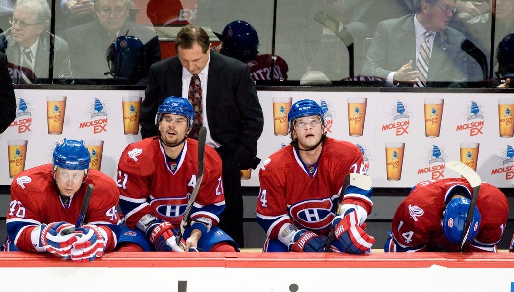 Andrej Kosticyn (vlevo) si za Montreal zahrál i s bratrem Sergejem (druhý zprava)