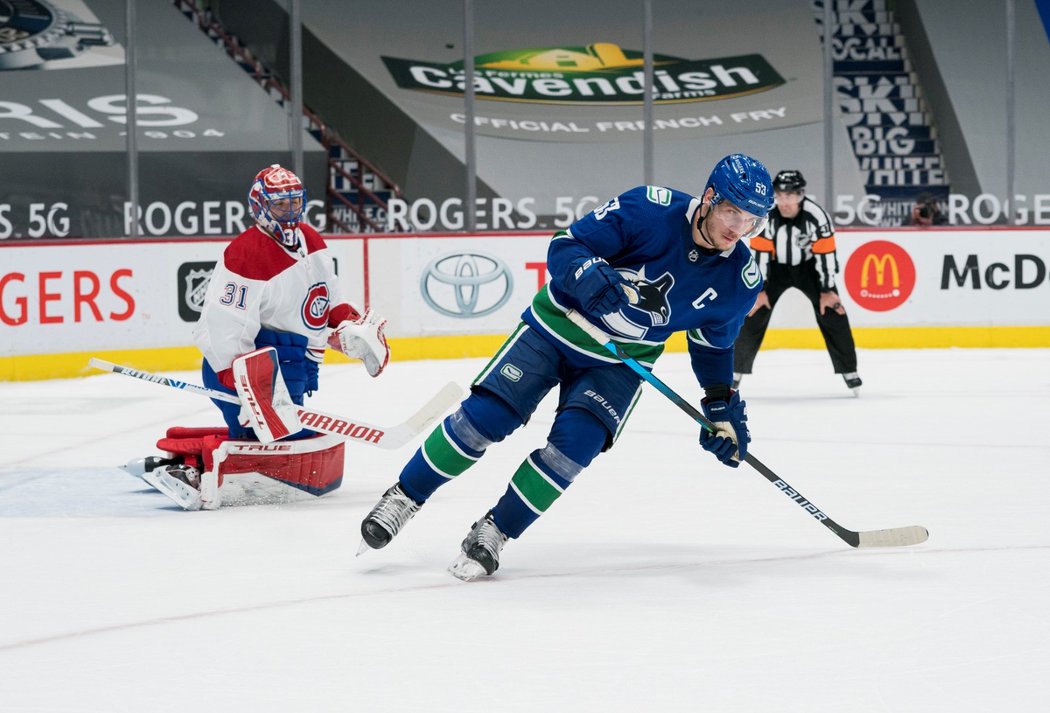 Kanadský brankář Carey Price v zápase s Vancouverem