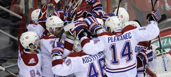Radost z postupu do čtvrtfinále playoff NHL v podání hokejistů Montrealu