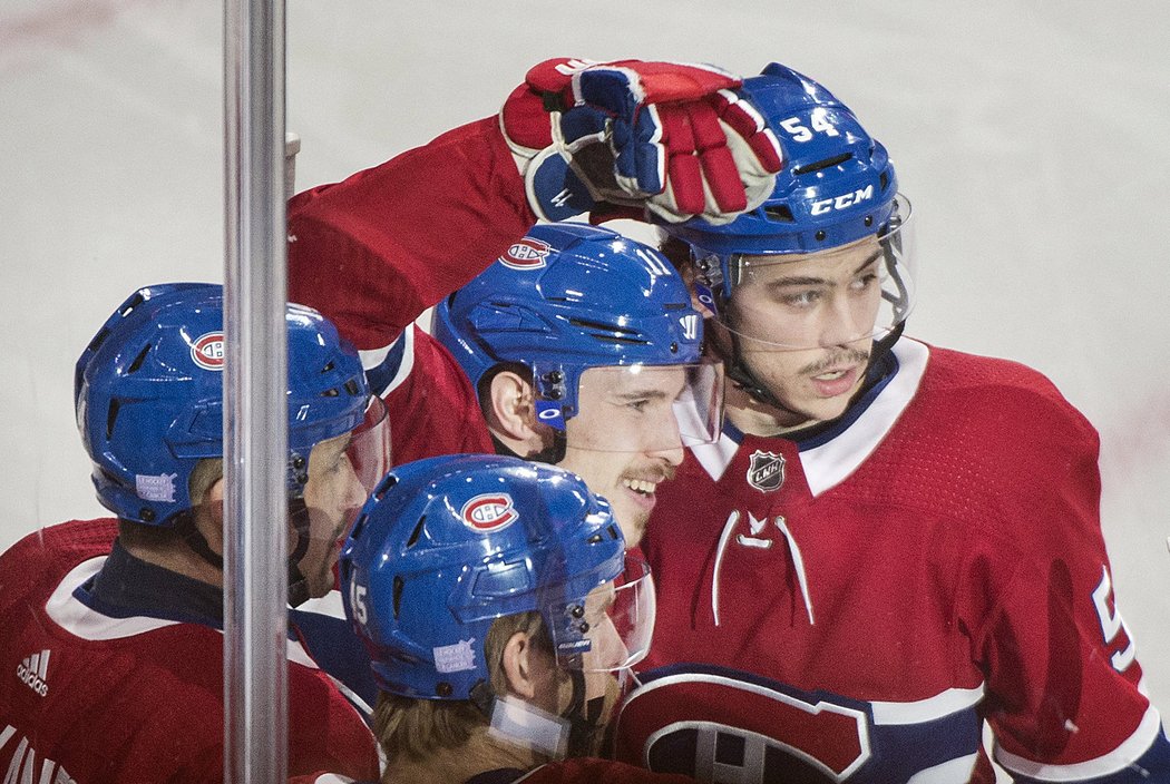 Brendan Gallagher (uprostřed) otevřel skóre už ve 4. minutě