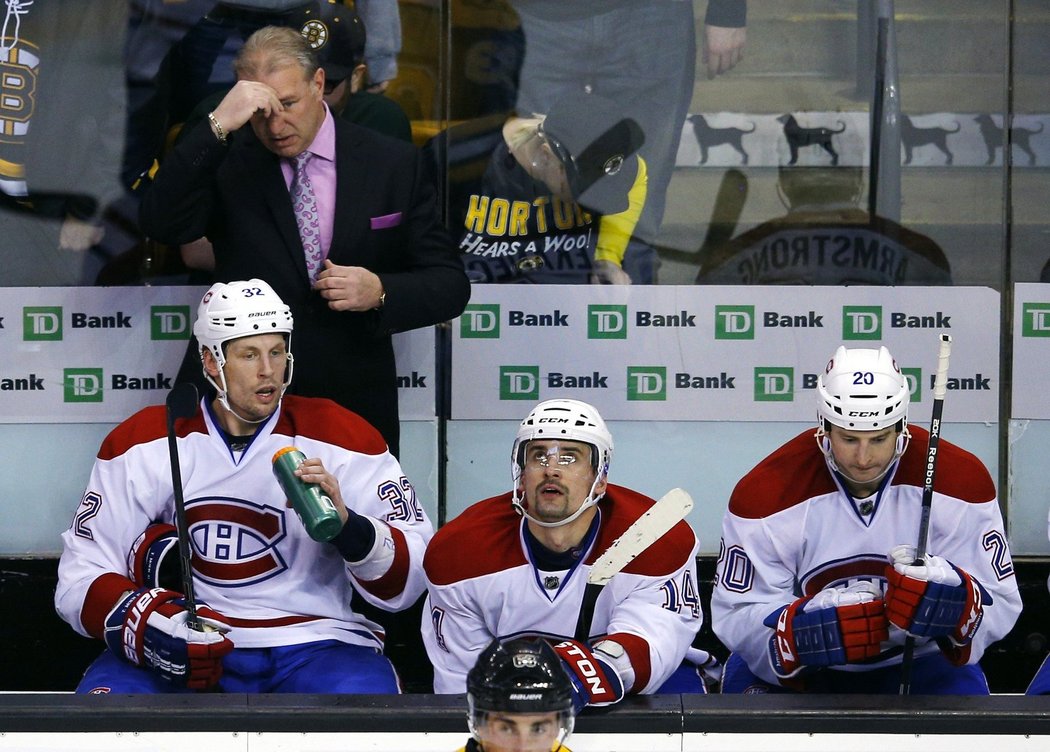 Zaražená střídačka Montrealu s Tomášem Plekancem ve svém středu. Canadiens nakonec slavili výhru.