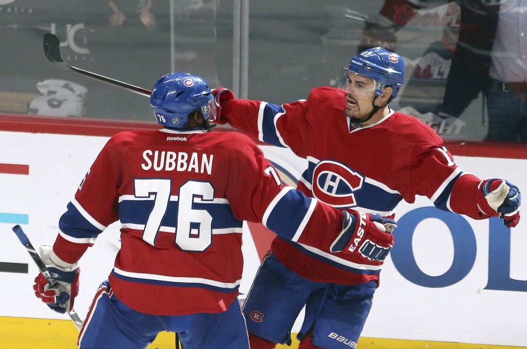 Montrealské duo Rene Bourque a P.K. Subban slaví jednu z celkem tří tref prvně jmenovaného v zápase proti Rangers