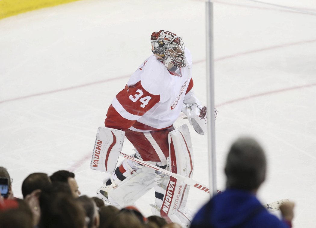 Petr Mrázek inkasoval podruhé za sebou pět gólů a Detroit prohrál v Pittsburghu 3:6