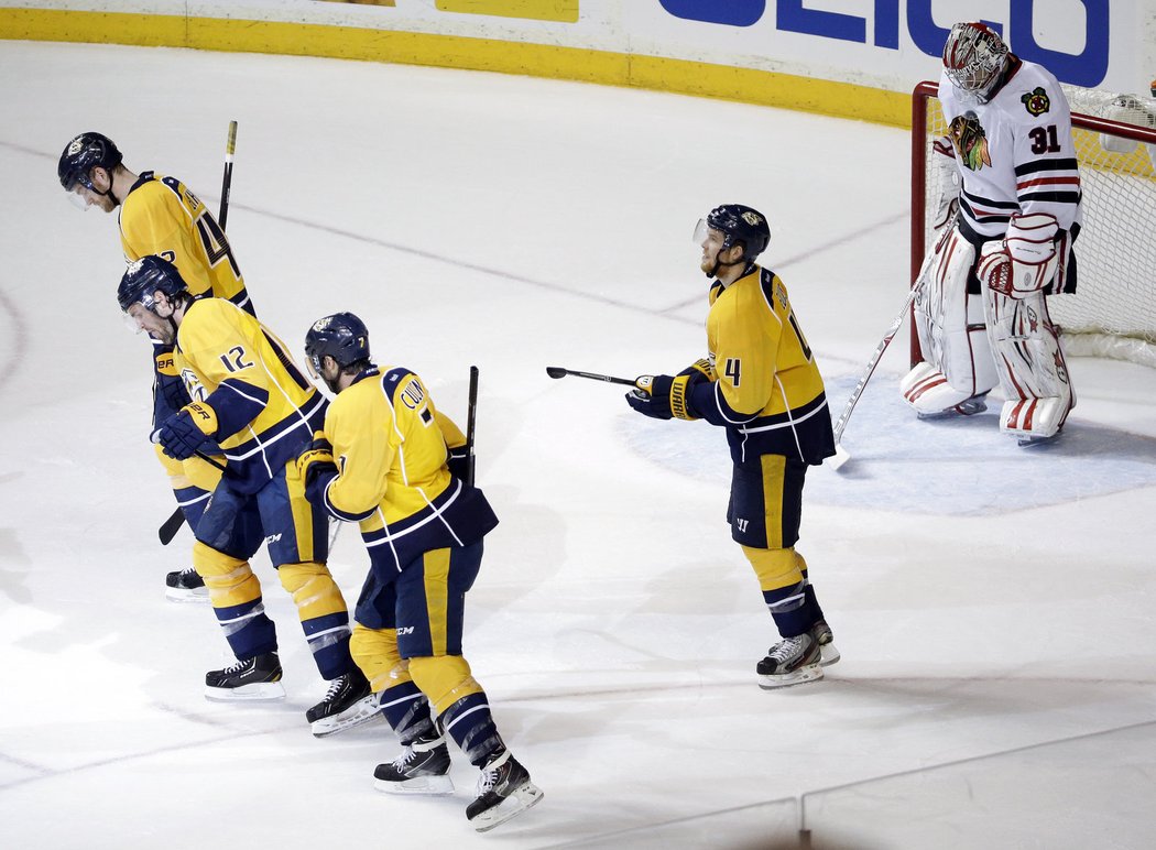 Nashville si podal poslední vítěze Stanley Cupu z Chicaga a nasázel jim rovnou sedm gólů.