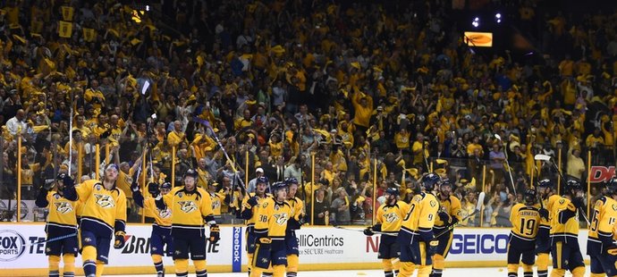 Hokejisté Nashvillu porazili Pittsburgh 5:1 a snížili stav finálové série Stanley Cupu na 1:2 na zápasy. Ve druhé třetině otočili stav z 0:1 na 3:1.