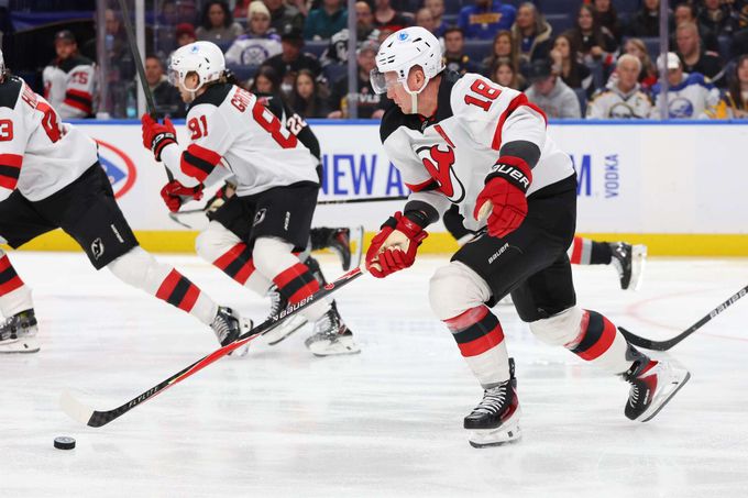 NHL ONLINE: Palát se staví proti Faksovi, Gudas prověří českého brankáře NHL ONLINE: Palát se staví proti Faksovi, Gudas prověří českého brankáře