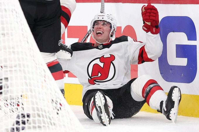 Musíš zabrat, hrozili mu. Pak slovenský bek (21) šokoval NHL hattrickem! Má i rekord Musíš zabrat, hrozili mu. Pak slovenský bek (21) šokoval NHL hattrickem! Má i rekord