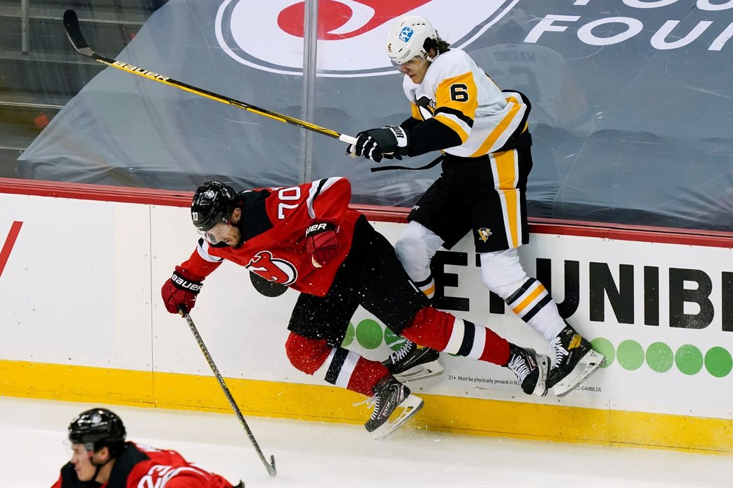 V noci na pátek vyhráli Devils nad Penguins 3:2. Jak dopadne sobotní zápas?