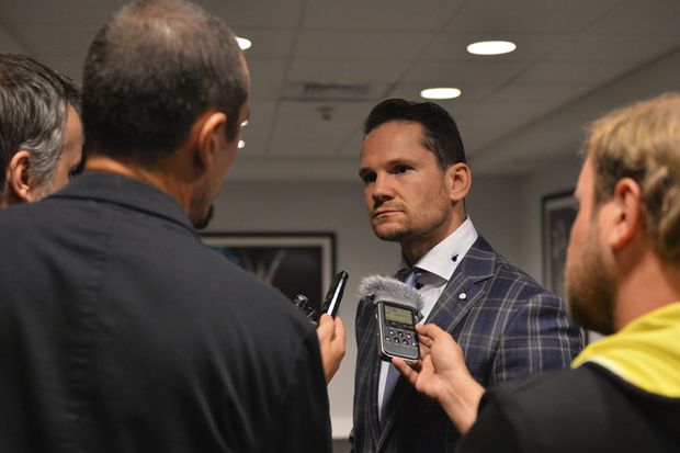 Patrik Eliáš ještě neví, kdy ho zdraví znovu pustí na led. Patrik Eliáš ještě neví, kdy ho zdraví znovu pustí na led.