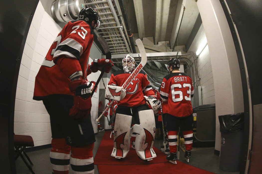 Eddie Läck si připsal první start za Devils, hokejisté Bostonu ho překonali čtyřikrát z 26 střel