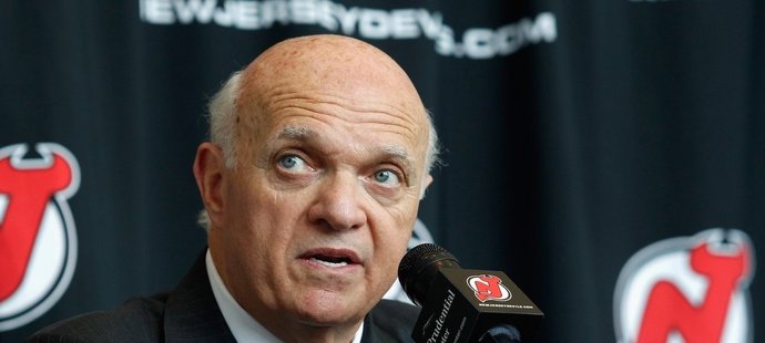 Lou Lamoriello se postaví na střídačku New Jersey Devils radši sám