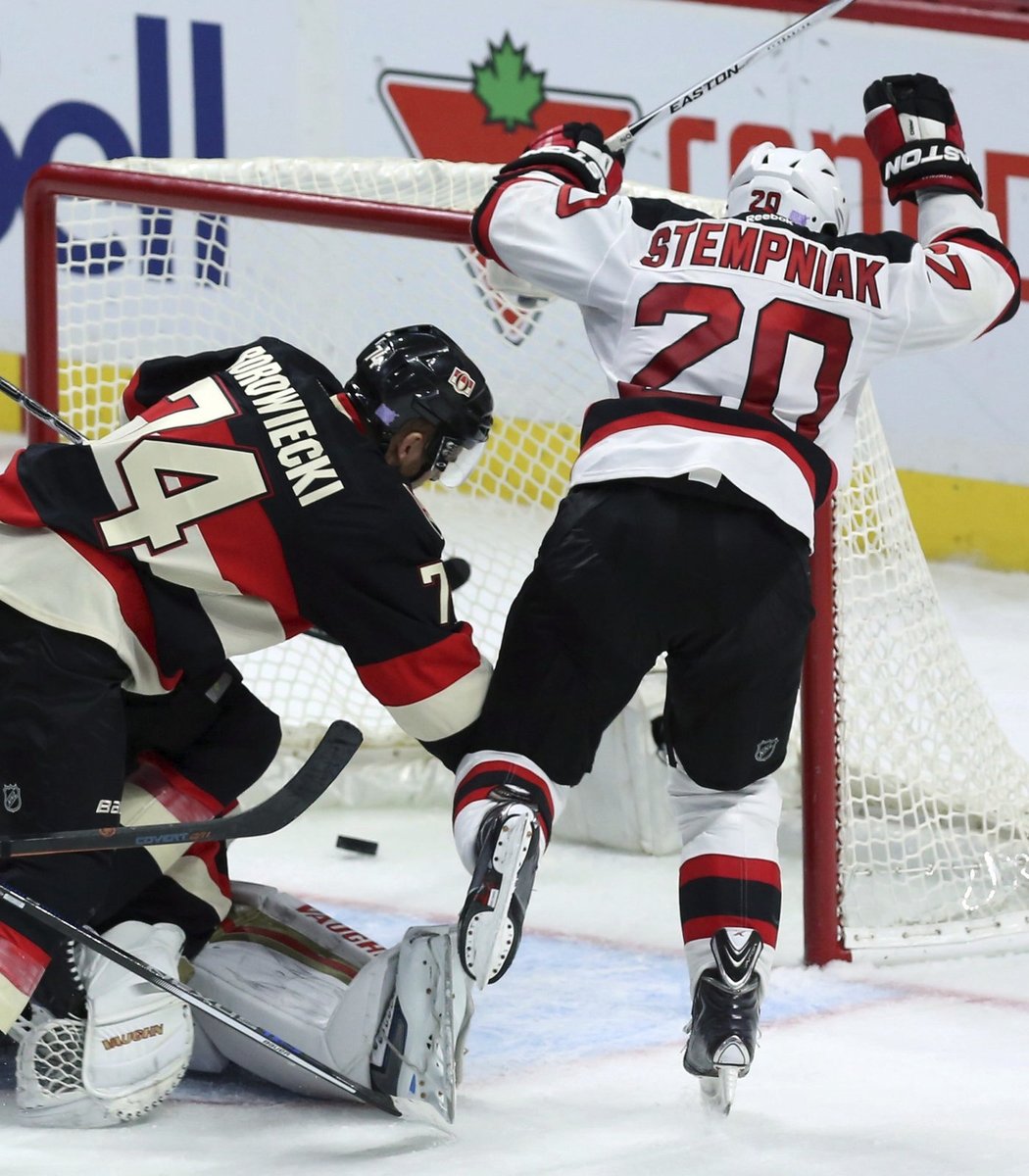 Lee Stempniak srovnal v 60. minutě v Ottawě na 4:4, Devils pak vyhráli zápas na nájezdy.