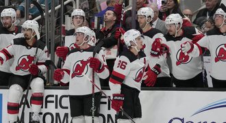 NHL ONLINE: New Jersey drtí San Jose, zastřílel si Detroit i Vegas