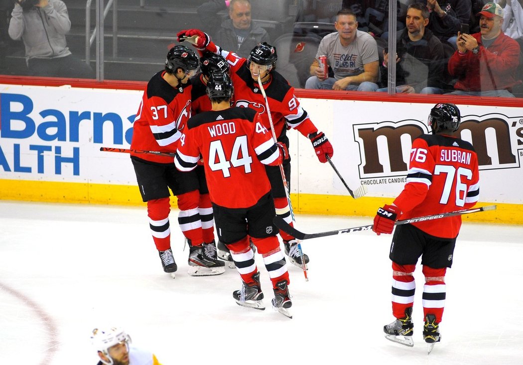 Hokejisté New Jersey se budou na příští sezonu NHL připravovat pod vedením nového trenéra. Zástupci Devils, kterých se netýká chystaná dohrávka přerušeného ročníku pro 24 týmů, angažovali Lindyho Ruffa.