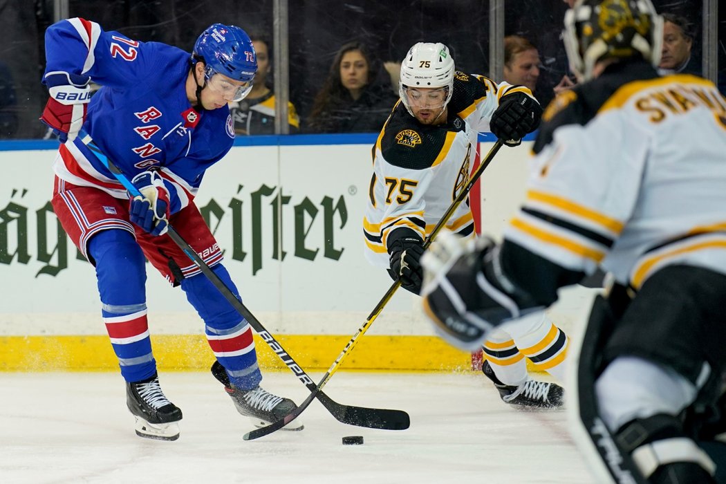 Filip Chytil z New York Rangers skóroval proti Bostonu