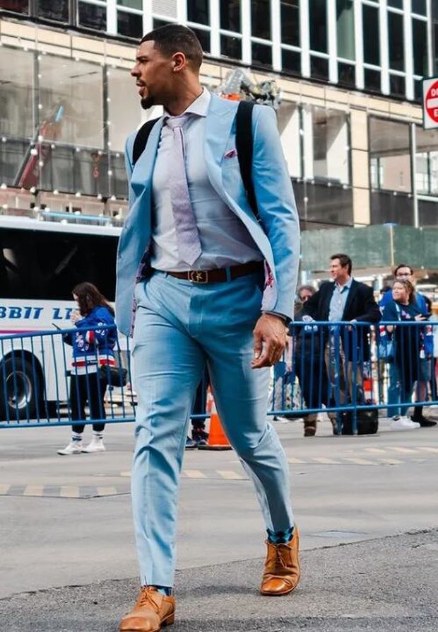 Útočník NY Rangers Ryan Reaves ví, jaké barvy na sebe obléknout Útočník NY Rangers Ryan Reaves ví, jaké barvy na sebe obléknout