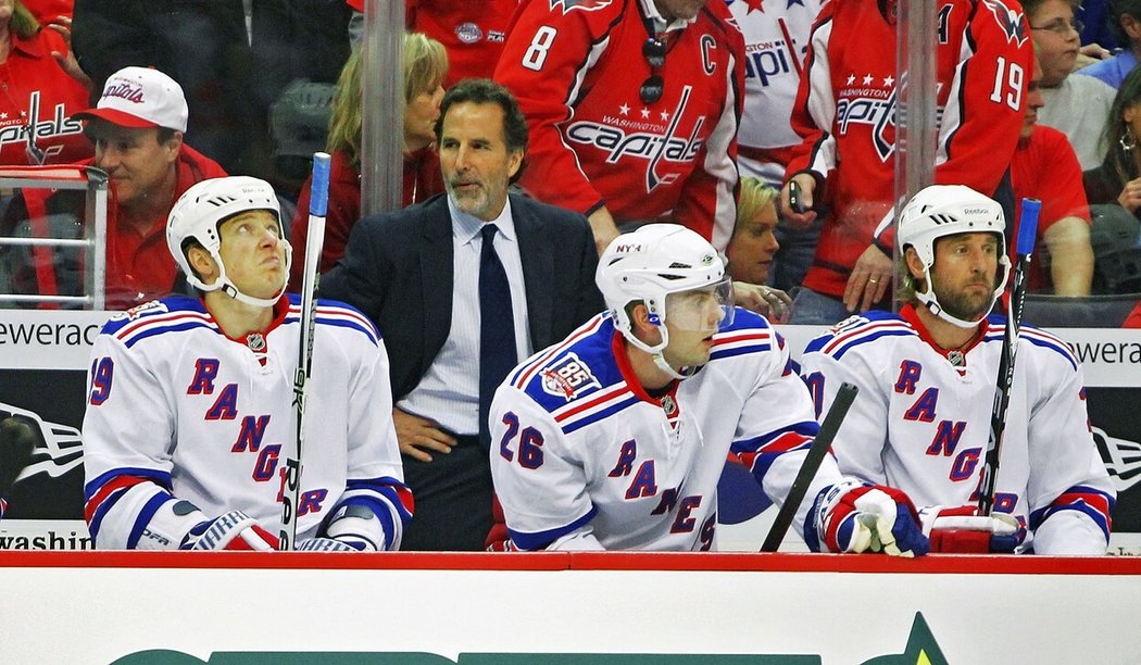 Někdejší vynikající český útočník Václav Prospal (vpravo) přiznal, že z trenérů v NHL byl nejvíce ovlivněn svérázem Johnem Tortorellou
