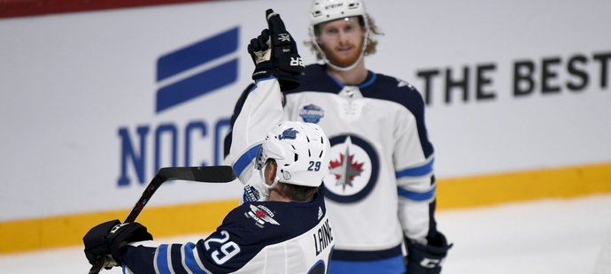 Parádní představení si Patrik Laine přichystal pro finské fanoušky v helsinské Hartwall Areně, výhru Winnipegu 4:2 zařídil hattrickem