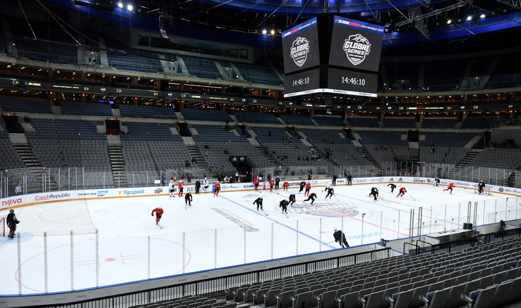 Středeční trénink Chicaga sledovali jen novináři, už ve čtvrtek se ale Blackhawks představí na tréninku před plnou arénou