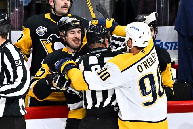NHL ONLINE: Pittsburgh ve Stockholmu porazil Nashville, v noci jde do akce Nečas NHL ONLINE: Pittsburgh ve Stockholmu porazil Nashville, v noci jde do akce Nečas