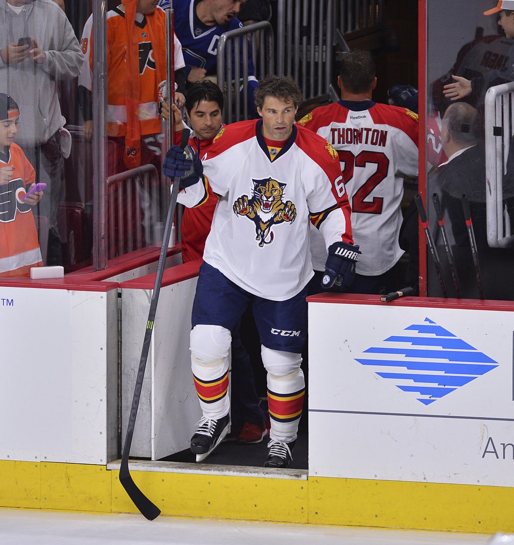 Jaromír Jágr nastupuje na led Wells Fargo Center ve Philadelphii