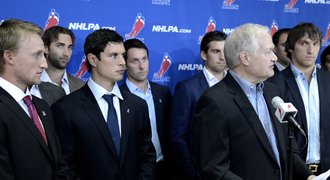 Crosby, Stamkos a Ovečkin v jednom týmu. Bojují proti stávce NHL