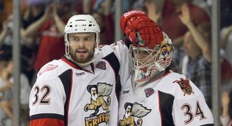 Mrázek může jako čtvrtý český gólman zvedat Calder Cup