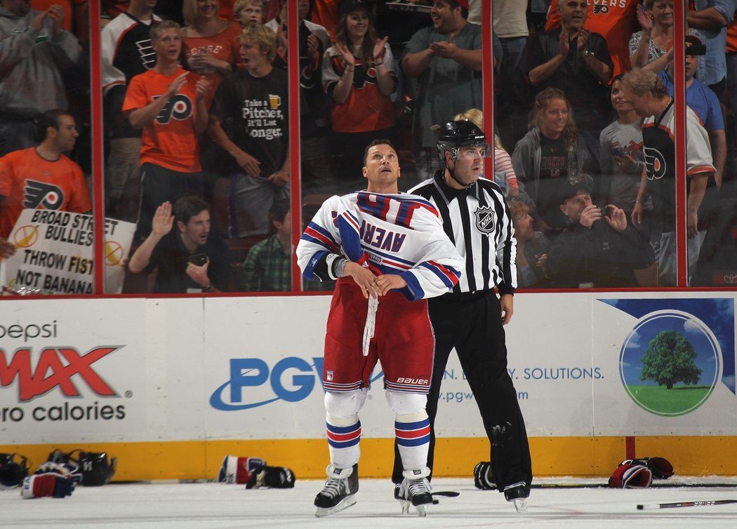 Nezvladatelný rváč a provokatér Sean Avery  v dresu New York Rangers