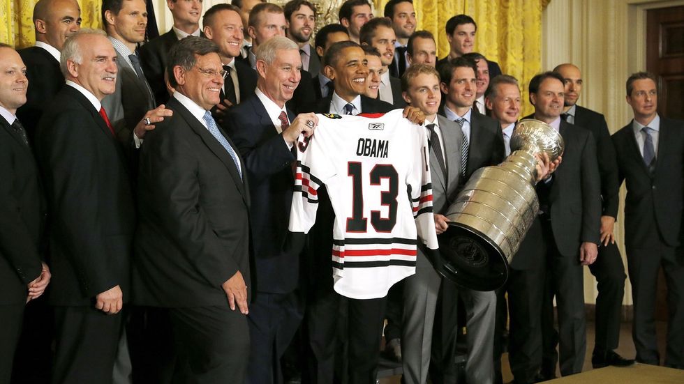 Prezident obdržel dres s číslem 13, podle roku vítězství.