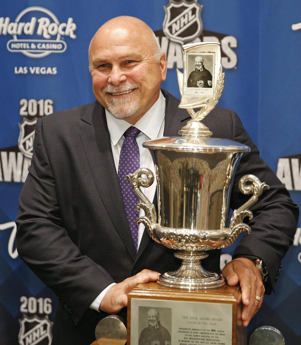 Jack Adams Award pro nejlepšího trenéra převzal Barry Trotz z Washingtonu